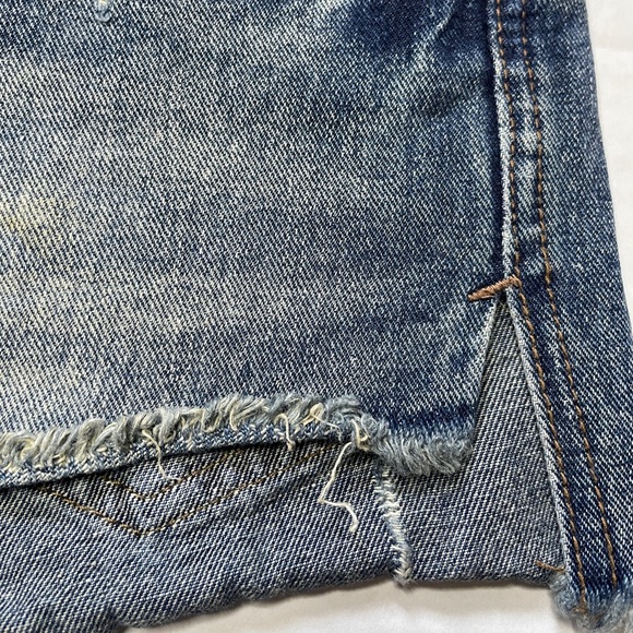 FREE PEOPLE Denim Shorts Blue Distressed Raw Hem Button Fly 32x3 Womens Size 24 - Picture 6 of 11